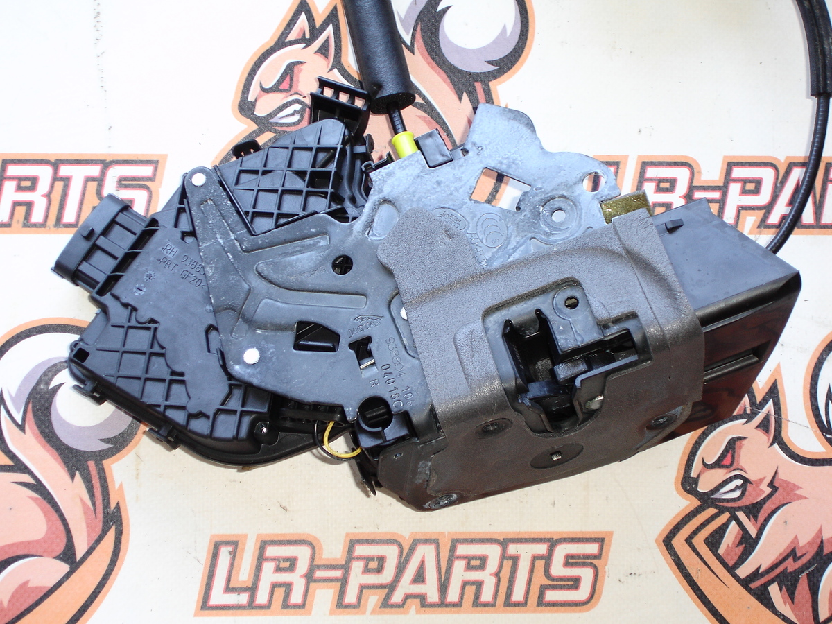 LR078707 Zamek drzwi przednich prawych LAND ROVER DISCOVERY 5 używany
